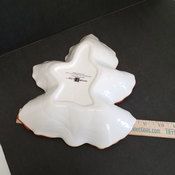 ASTOR LANE OAK LEAF DECORATIVE CANDY/NUT DISH - Picture 7 of 7